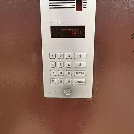 Butas Rumpiskes, Self-check-in, Near Center *