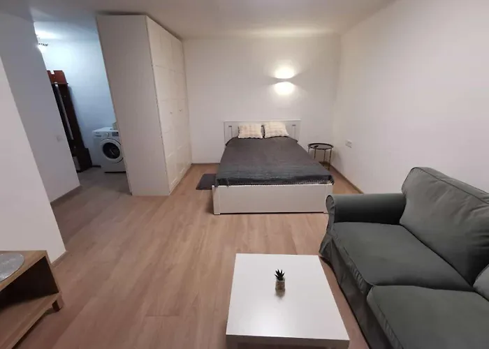 Rumpiskes, Self-check-in, Near Center * קלייפדה